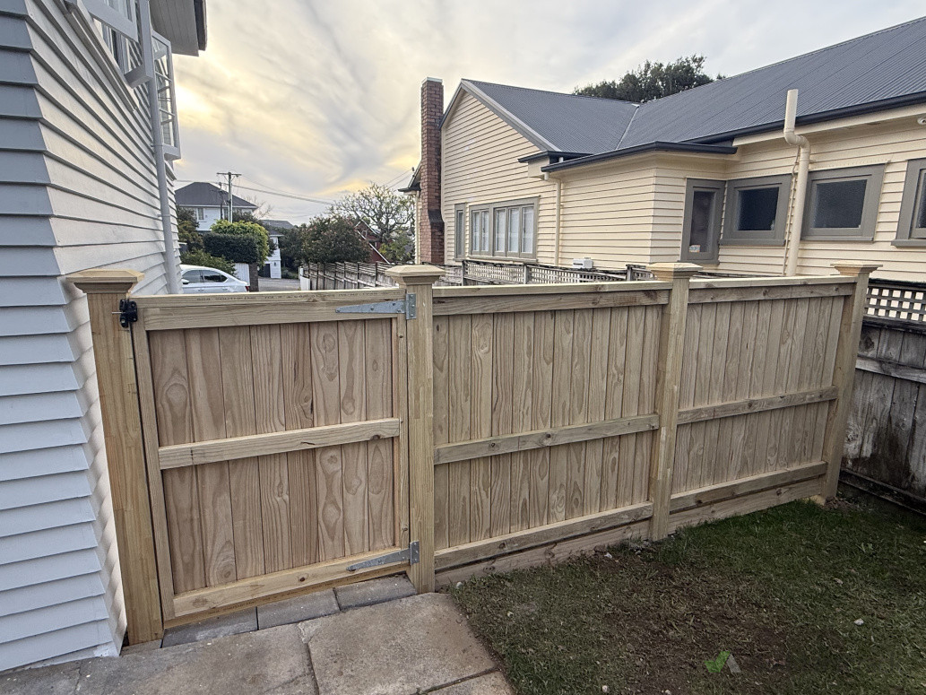 Gates and fencing, repairs and New