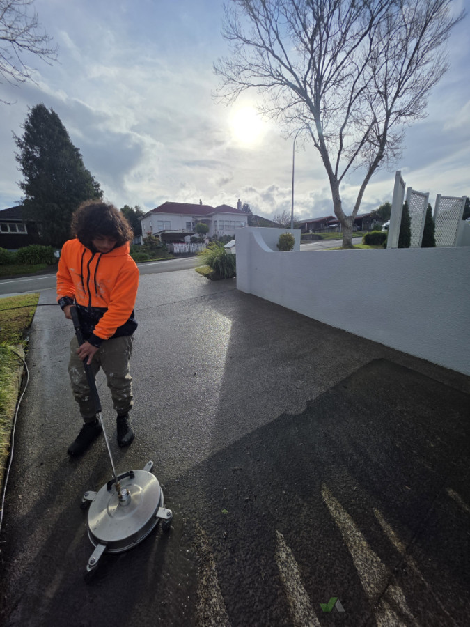 Waterblasting,Roofs,Buildings,paths and driveways.