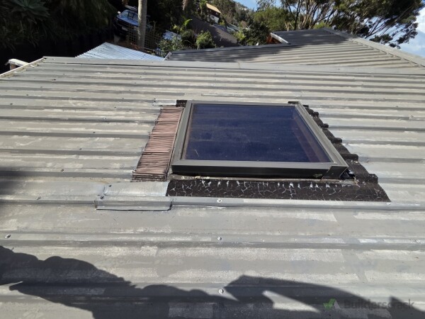 Failed sealant & non compliant flashing work due to age