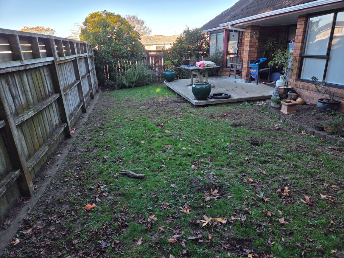 Concrete front yard (#1279383) | Builderscrack