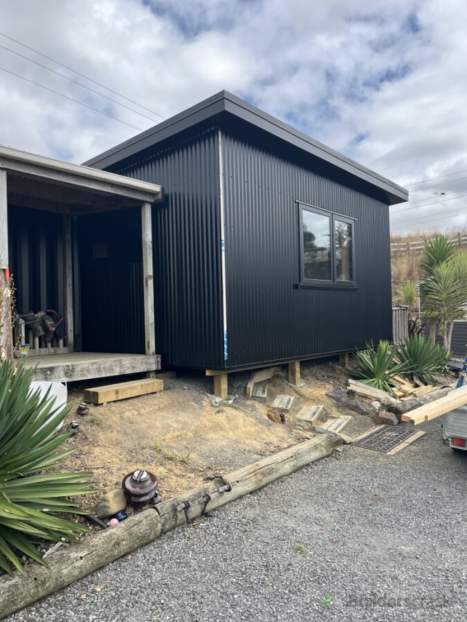 Shipping container extension