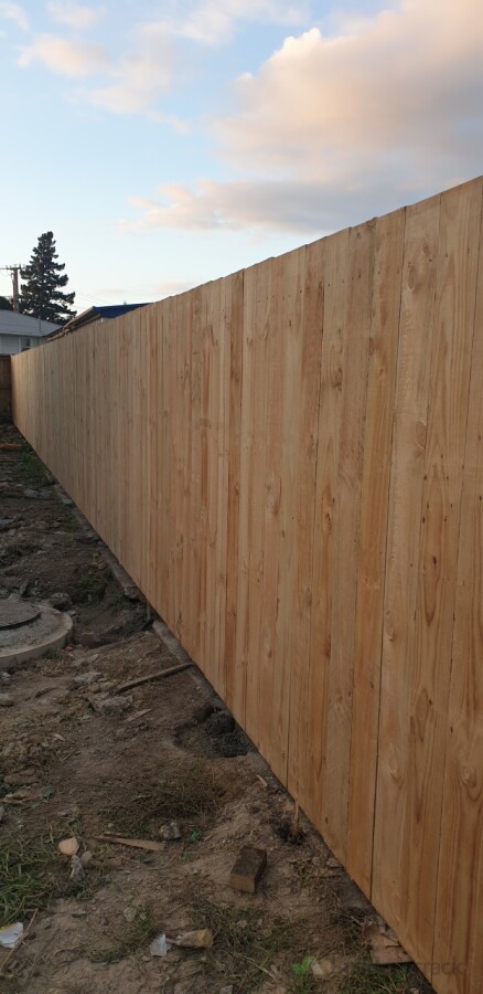 put a fence 12 meters long x 1.8m high