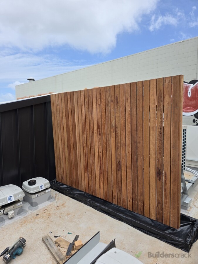 install kiwila fence to hide the machine