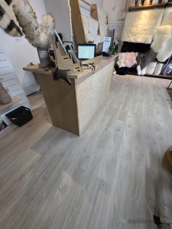 SPC FLOOR and Counter table