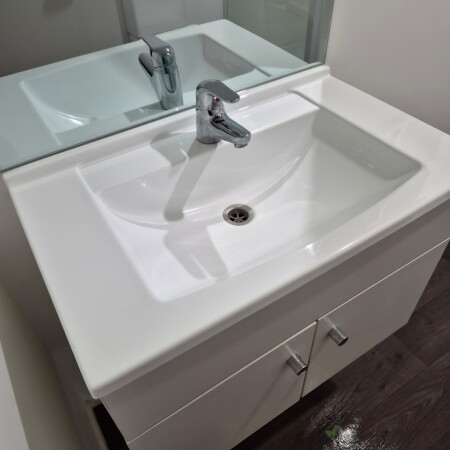 Hand basin