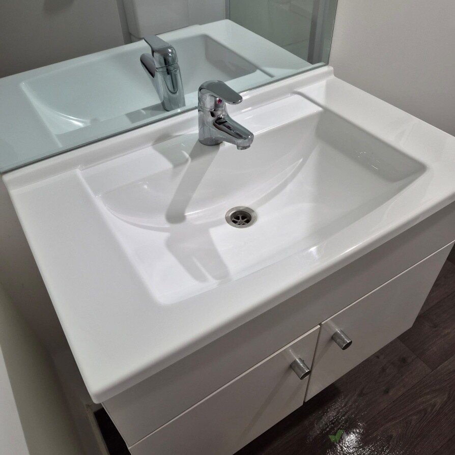 Hand basin