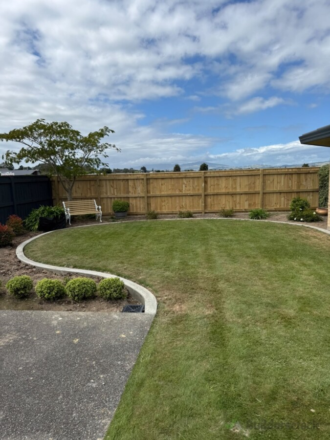 Garden edging and boundary fence
