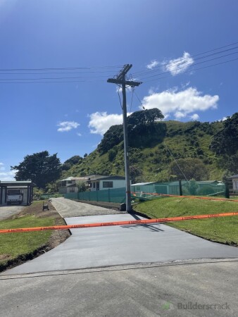 Apron driveway