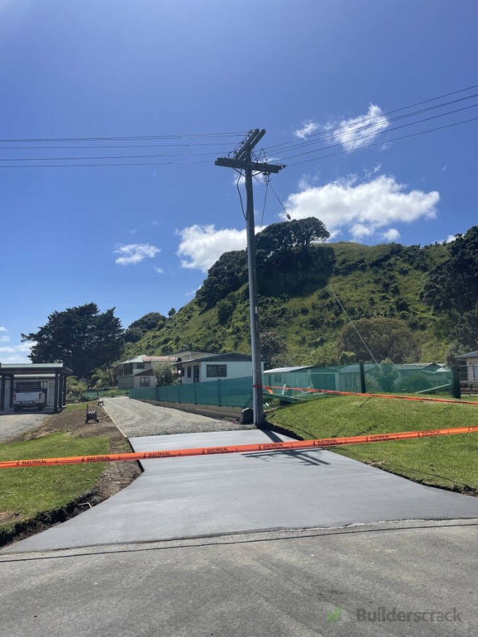 Apron driveway