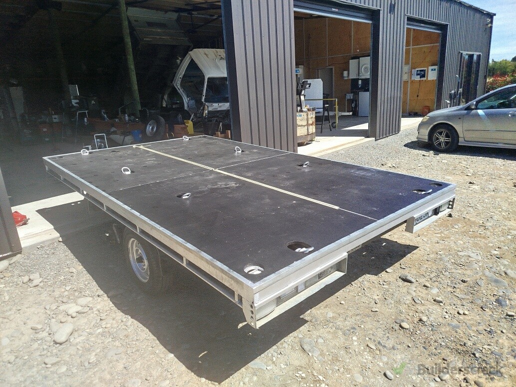 Trailer repair and maintenance