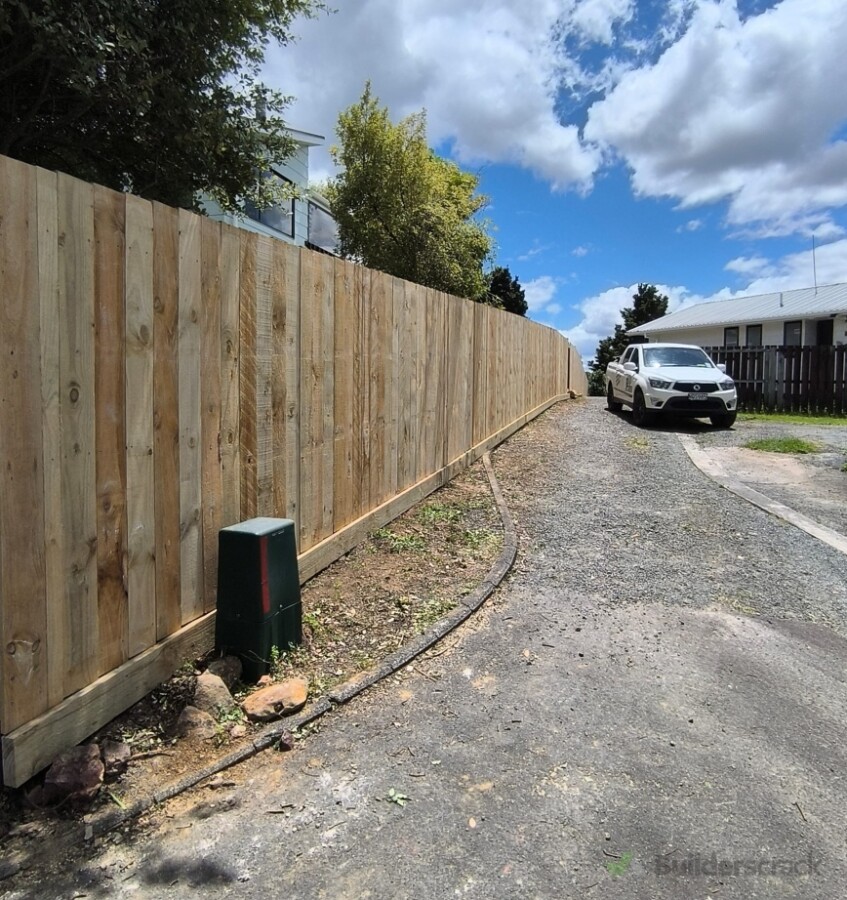 1.8mH timber Paling privacy  fence