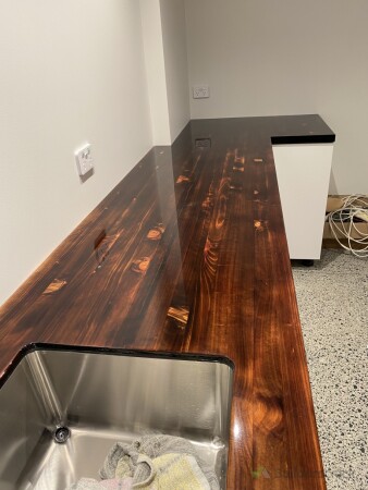 Fitting of laundry bench