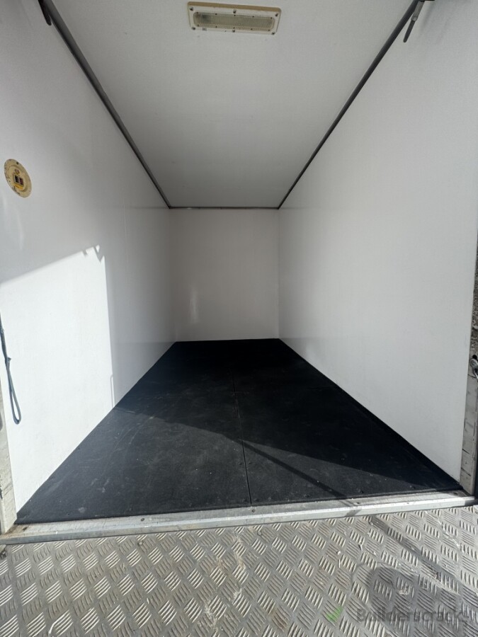 paint and install new floor (rubber)