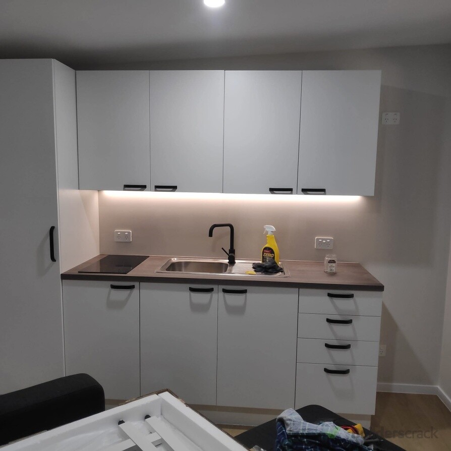 Tiny House wiring and kitchen lighting