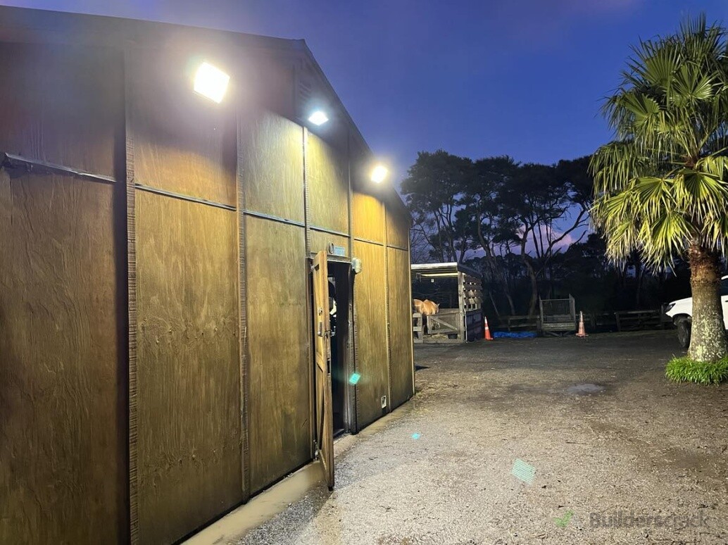 Stable flooding lights
