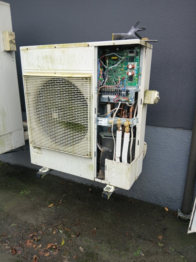 Replacement of fan motor