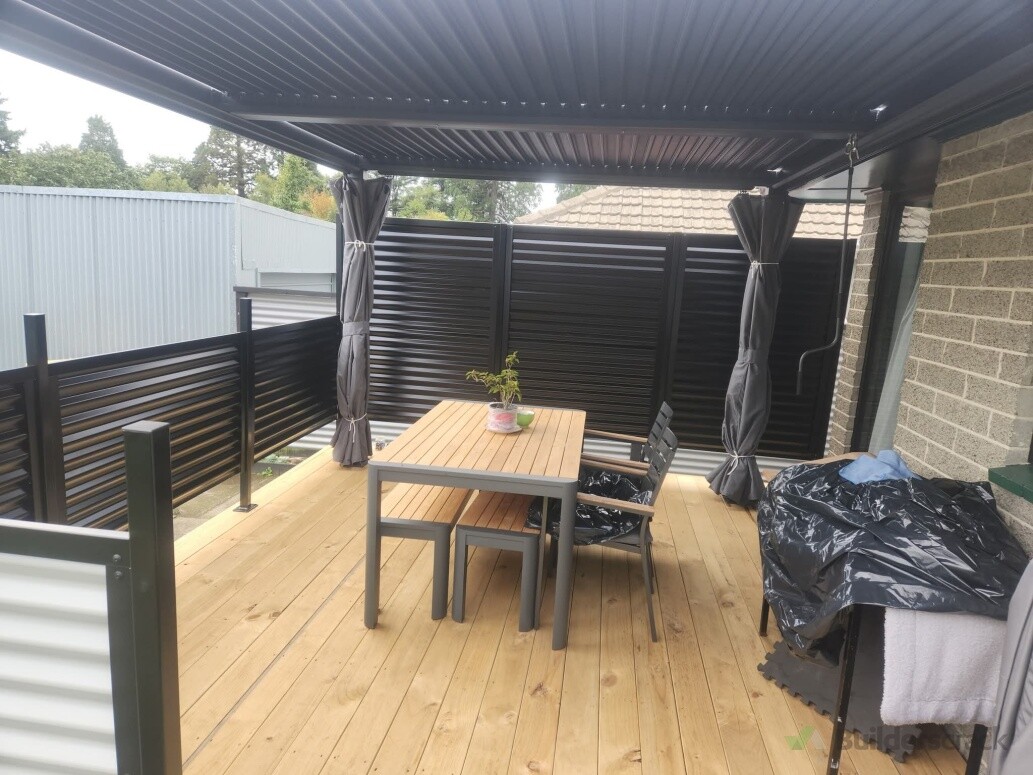 Decks/Outdoor entertaining Areas