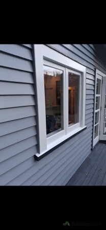 Side view casement window finish