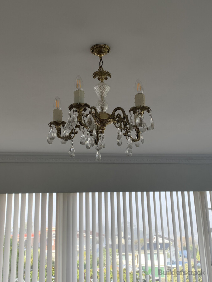 Light repaired and reinstalled.