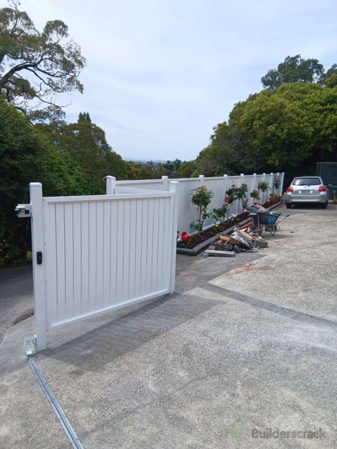 Aluminum fence