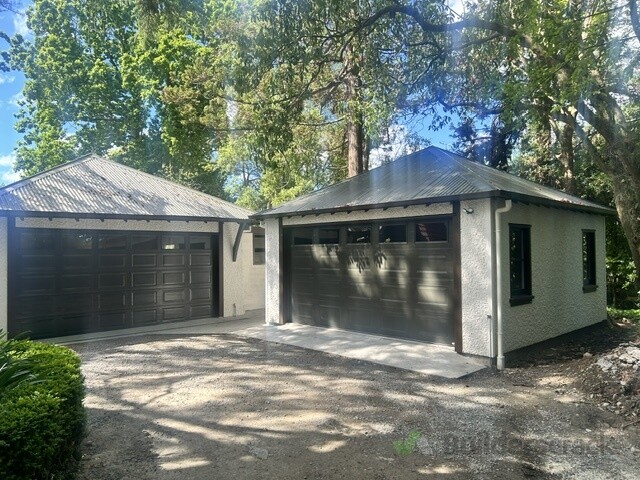 New Garage build to match the existing one.