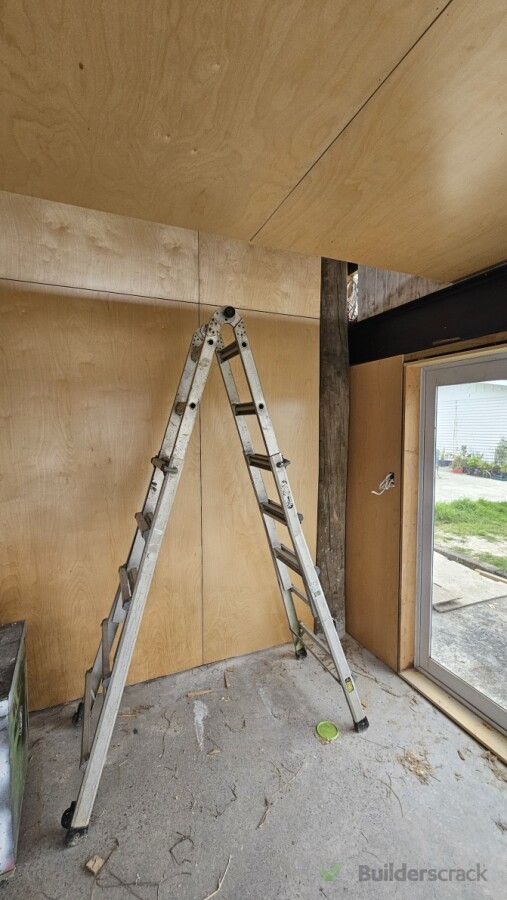 Negative detail, plywood wall lining