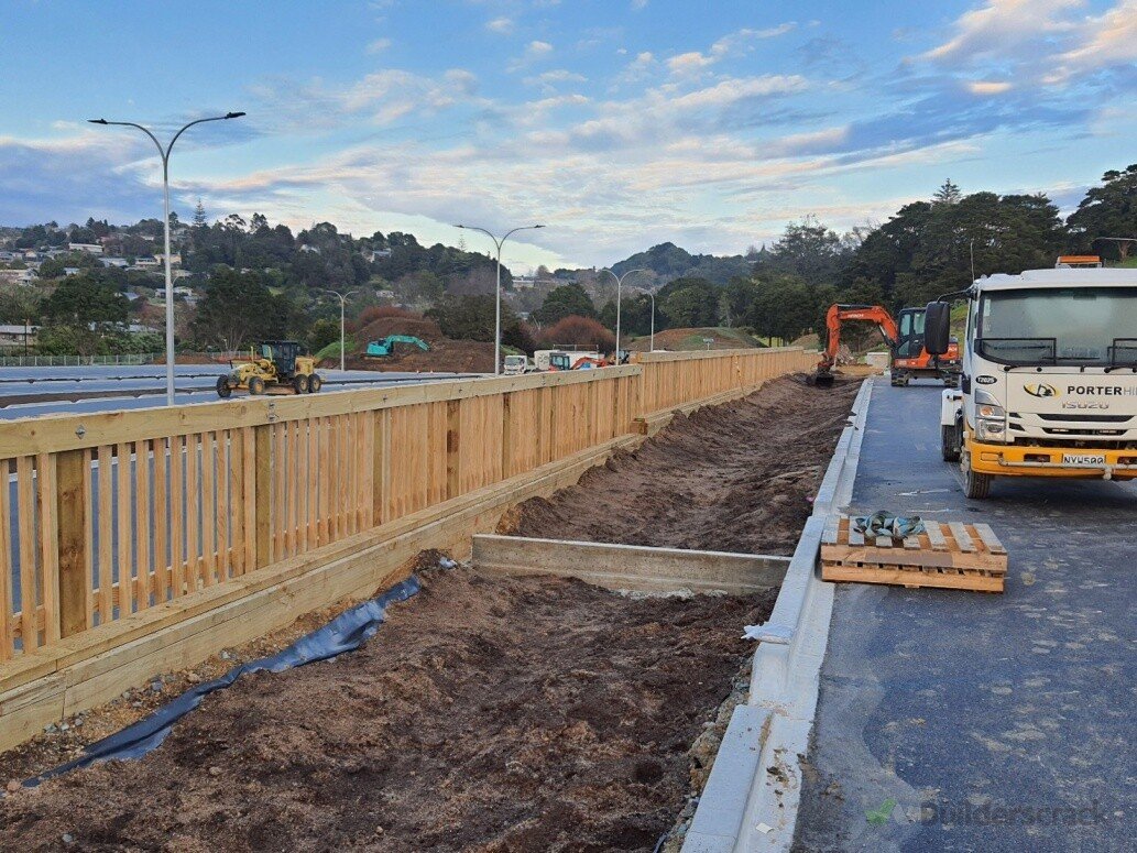 Commercial fencing