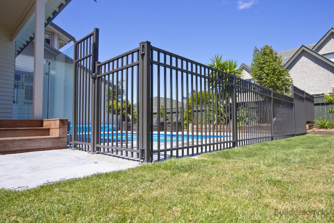 Aluminium security fencing