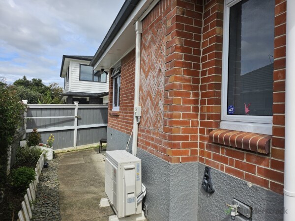 Installed outdoor aircon unit