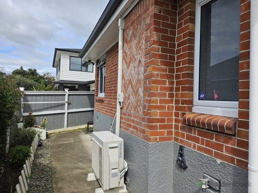 Installed outdoor aircon unit