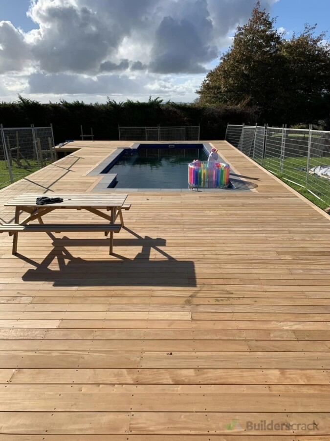 Another pool deck transformation completed! 🏊‍♂️🌿 A full timber deck built around the pool, creating a spacious, practical and inviting outdoor area perfect for entertaining and relaxing.  Really happy with how this one turned out — quality workmanship