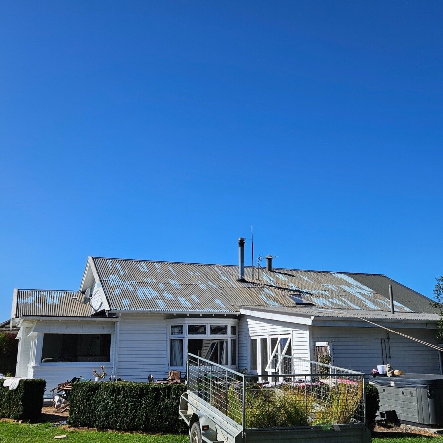 Roof washing and rust treatment completed. Painting to follow.High Access -