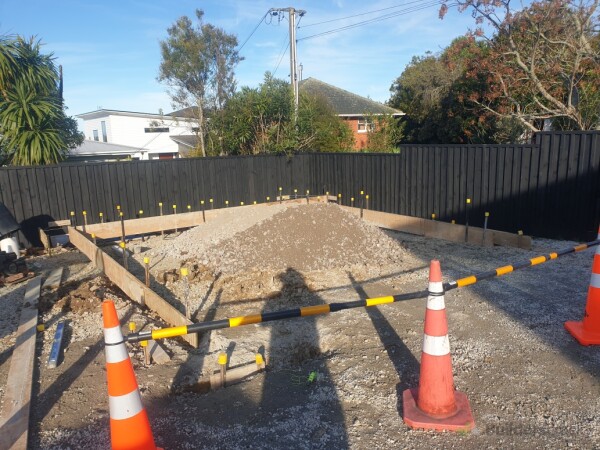 Builders crack and Versatile Client New Lynn