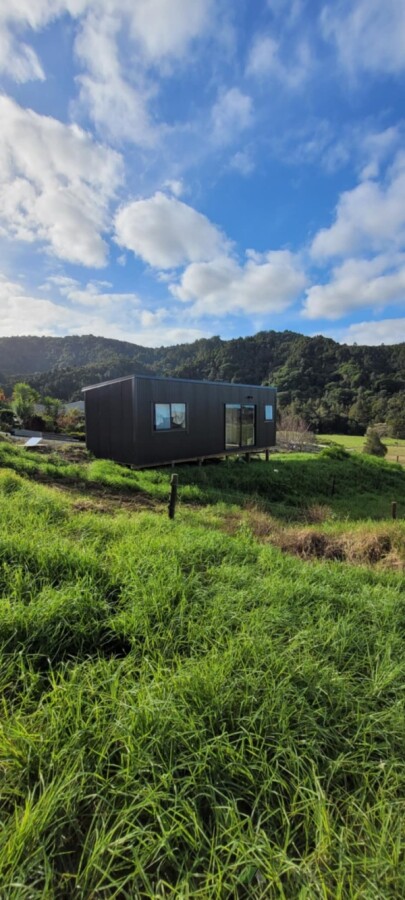 Ironsand cladding cabin, 9 x 3 , bathroom, living room,bedroom
