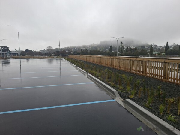 250 meter long balustrade installation for Dempsey Wood.