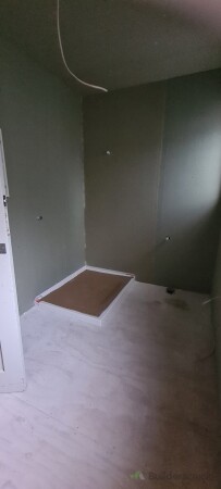 Shower tray installed