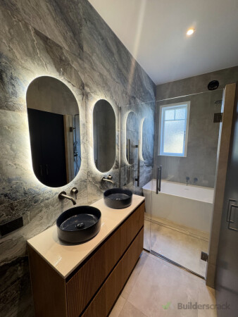 new fully tiled bathroom
