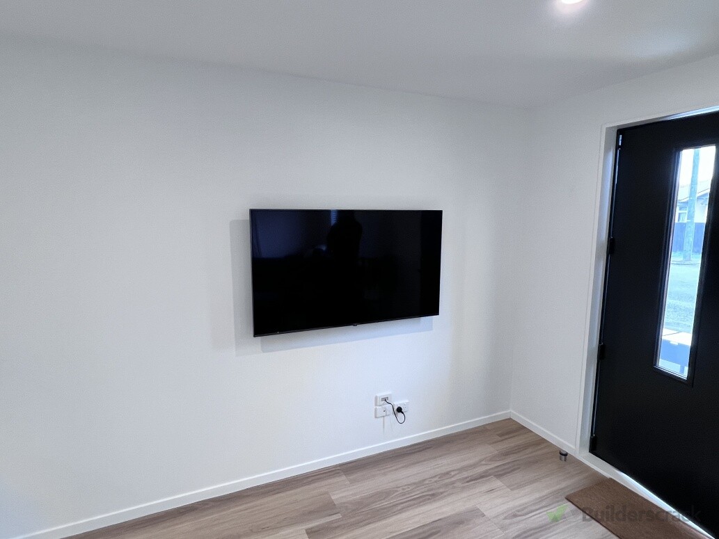 Colour matching to patch paint walls