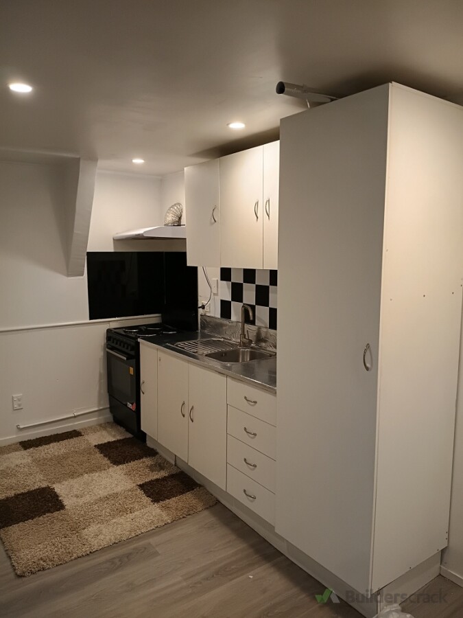 New kitchen installation and back flash.