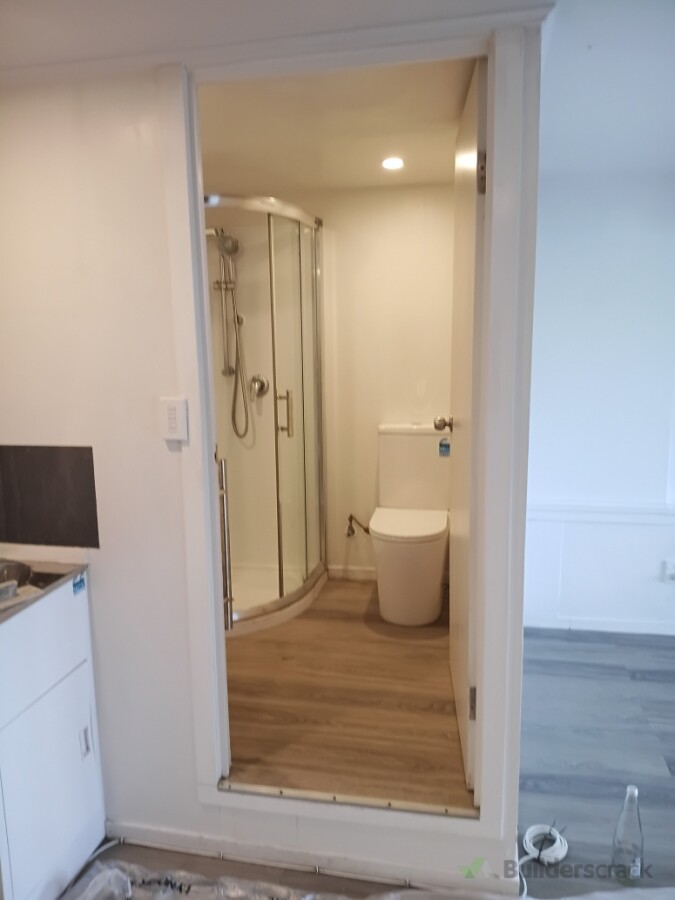 Renovation bathroom, new toilet pen, shower and floor ing.