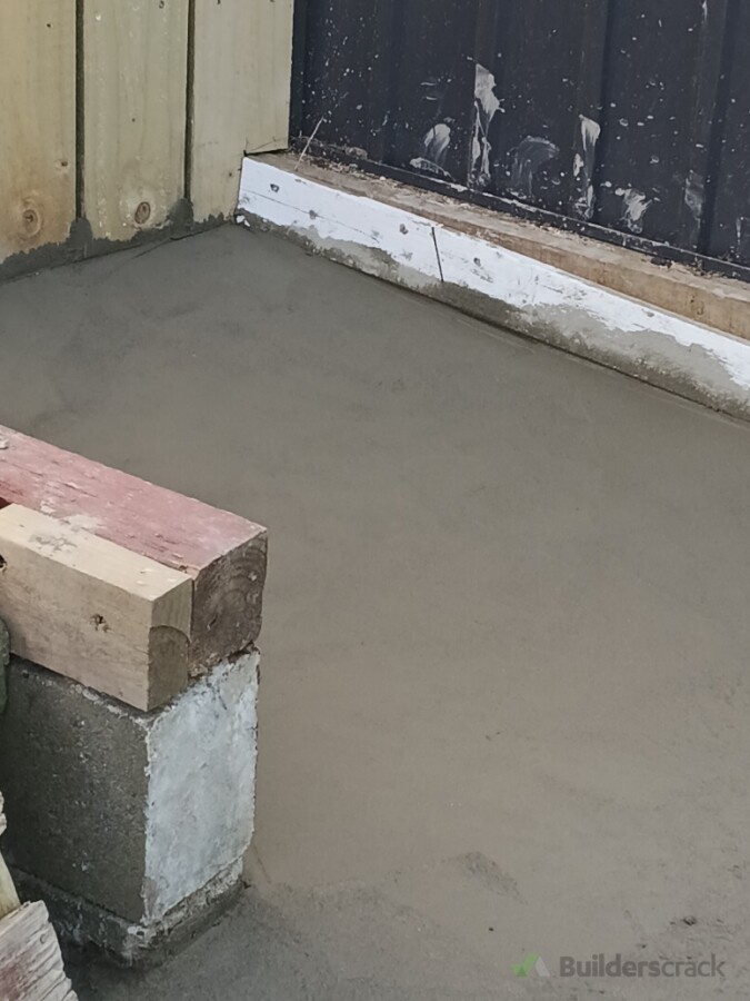 Floor plaster.