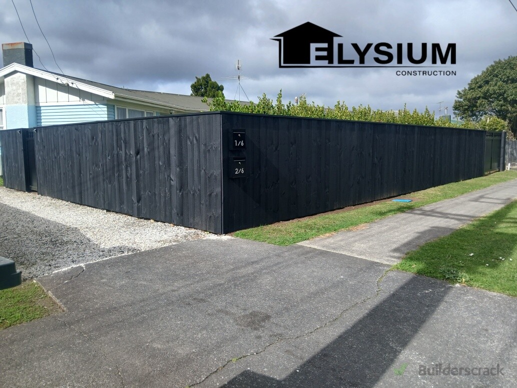 New Black boundary fence and aluminium swing gates. Street appeal and security all in one