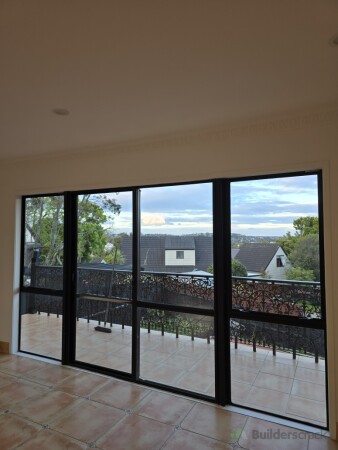 Windows are Cristal clean