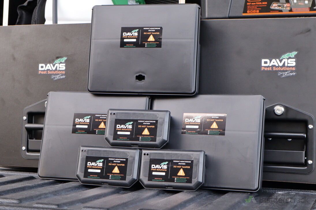 Professional rodent bait stations for pest management
