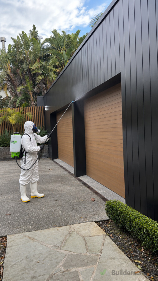 Exterior pest control treatment for Auckland properties