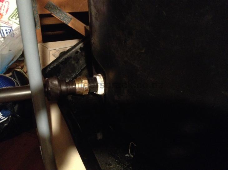 Fix a leaking header tank ( 60374) Builderscrack