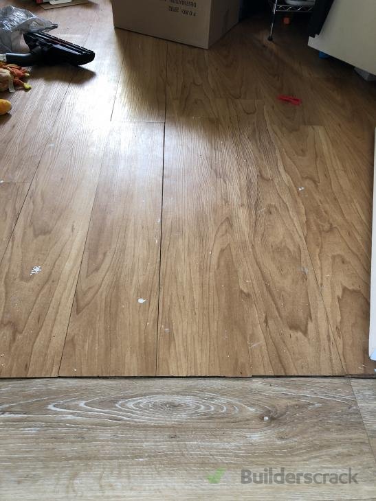 Lay vinyl plank flooring ( 274893) Builderscrack