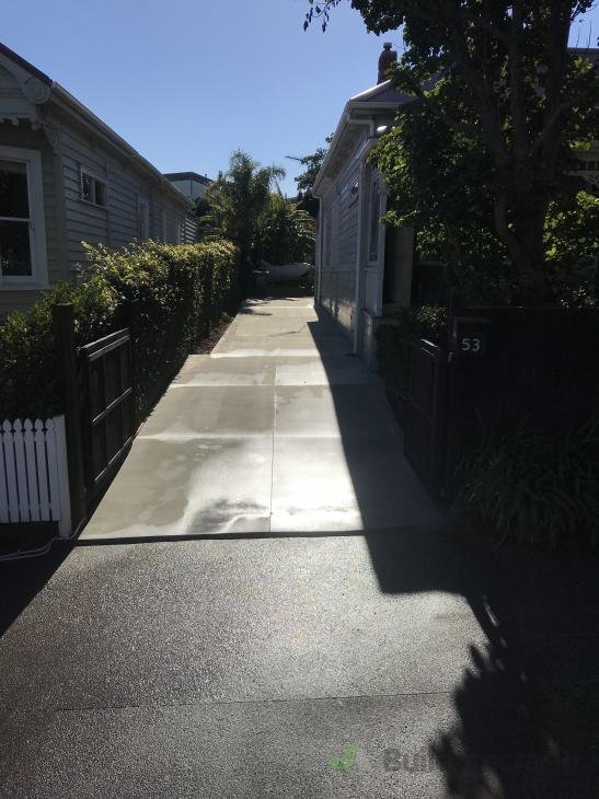 Concrete driveway ( 280590) Builderscrack