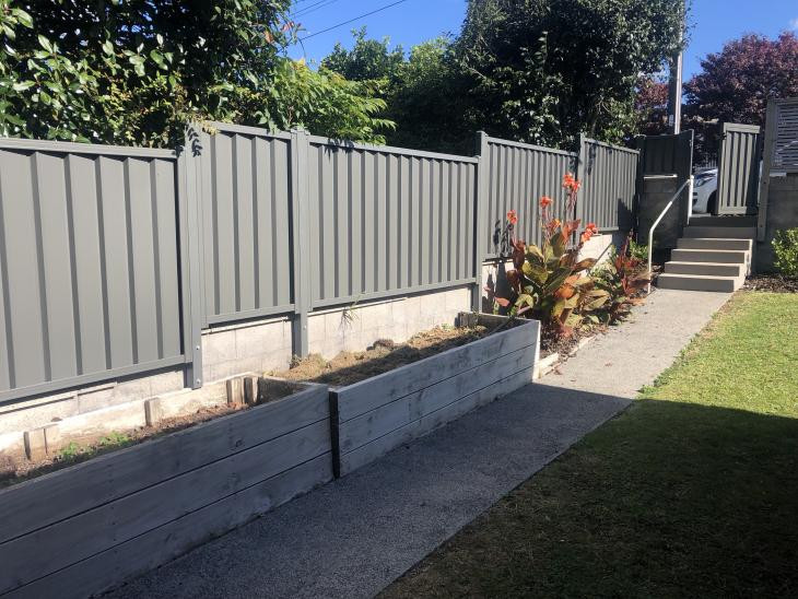 Colour panel boundary fence