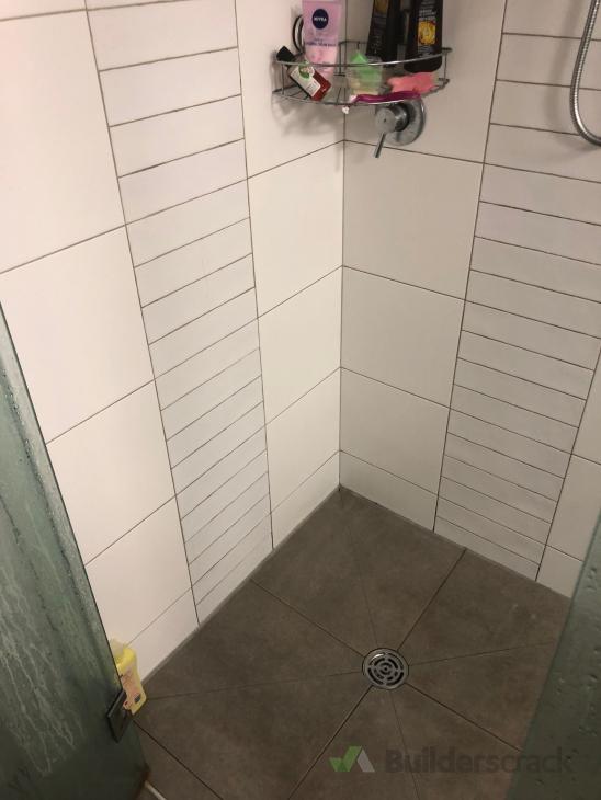 Smith Shower Reseal ( 360115) Builderscrack